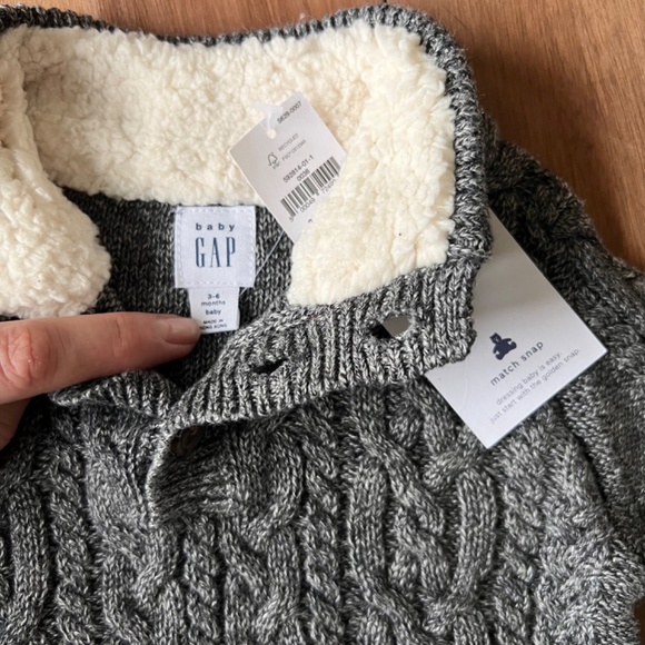 NWT Baby GAP Cable Knit Long Sleeve Onesie - Picture 4 of 4